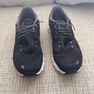 ON Cloud 2.0 Athletic Running Shoe size 9.5